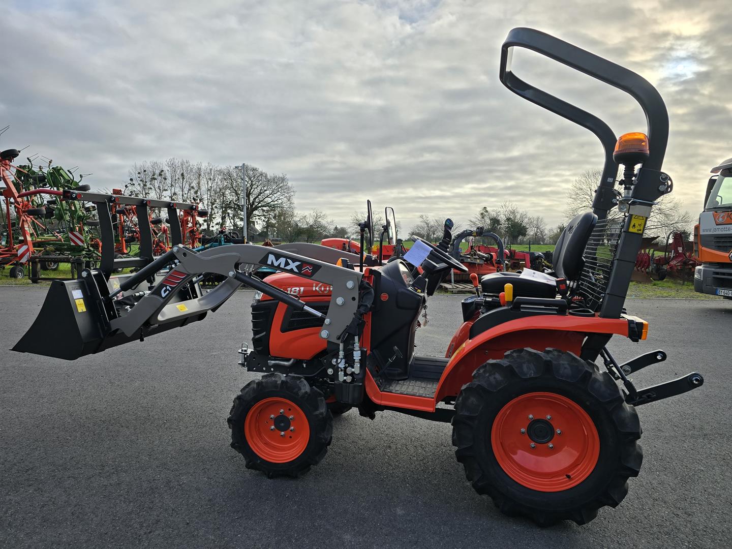 KUBOTA B1-181 + MX C1 – Image 2
